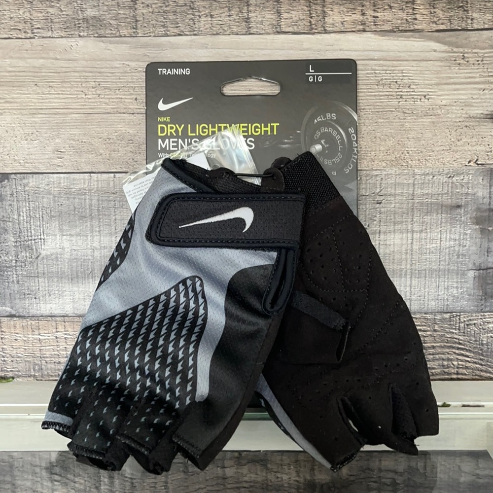 ❤️NEW!!!❤️Nike Dry Lightweight Men’s Gloves.